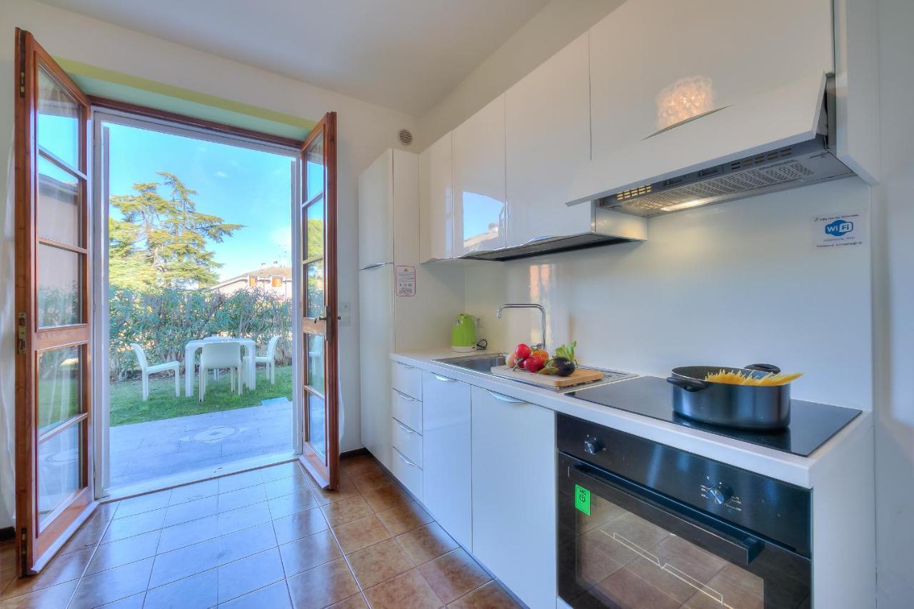 Villa Fiorita Apartments Sirmione Esterno foto